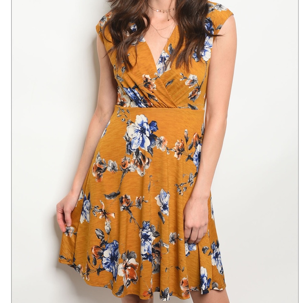Last 1 - Medium 🎉HP🎉 Mustard Yellow Floral Dress - Picture 2 of 3